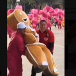 Galletas de jengibre se desmayan durante el Festival del Bollo 2025 en México por golpe de calor