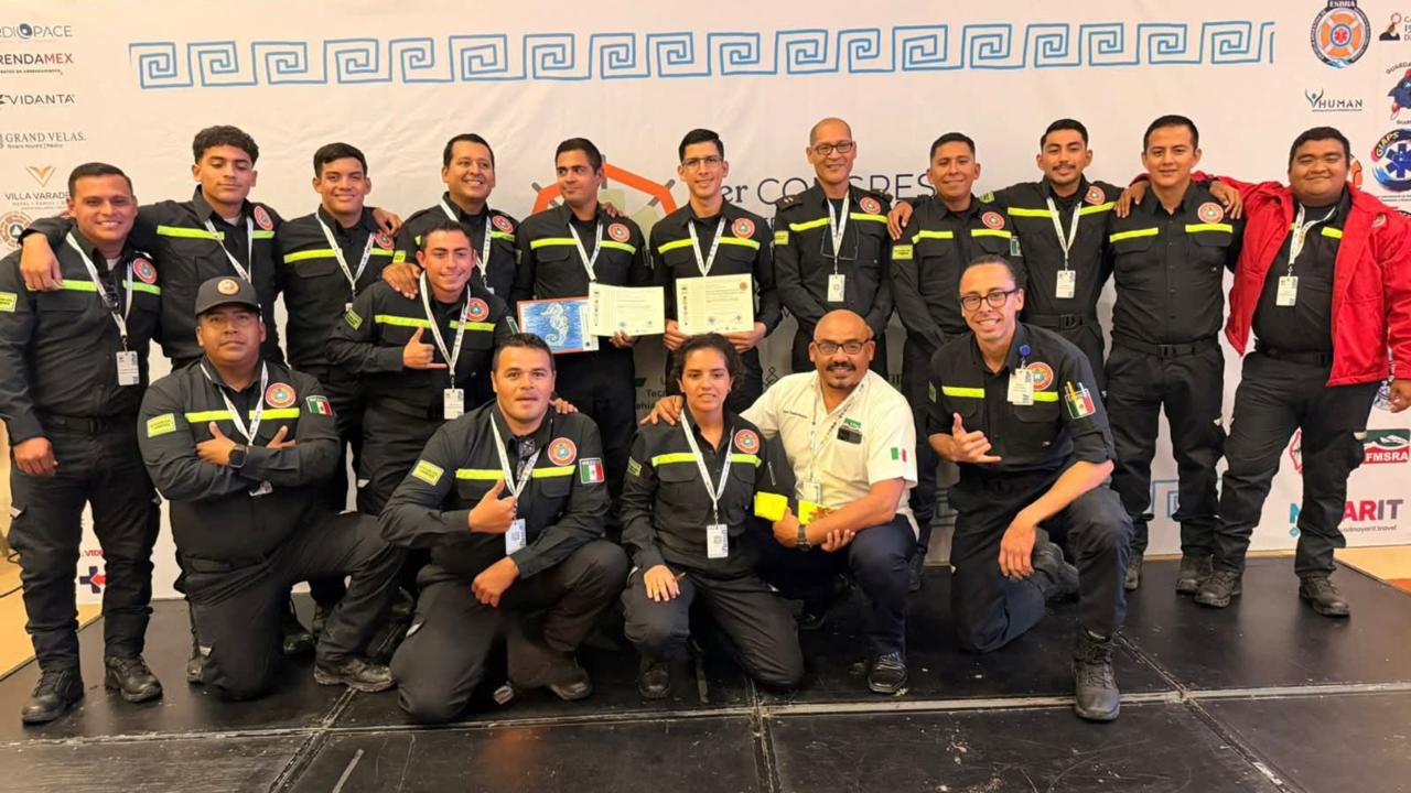Guardavidas en Puerto Vallarta se certifican internacionalmente y mejoran técnicas de rescate en el agua