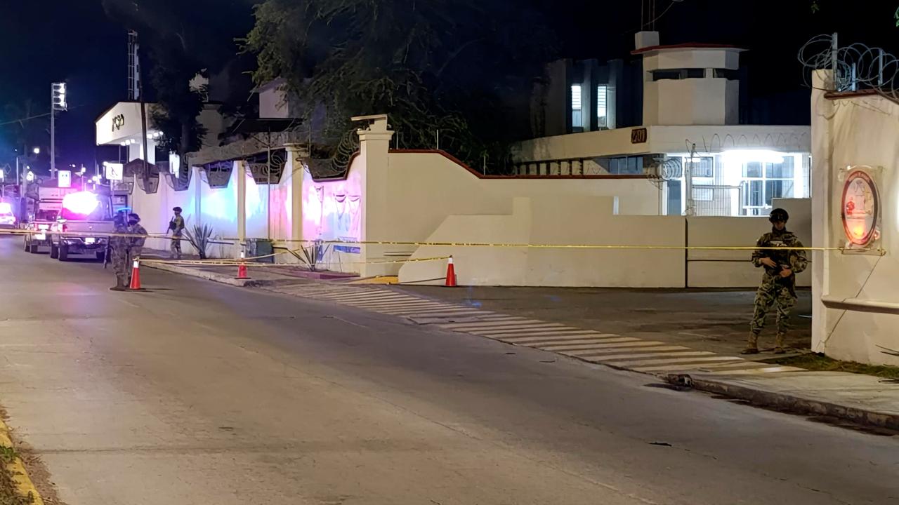 Herido civil en enfrentamiento fuera de la Décima Segunda Zona Naval en Puerto Vallarta