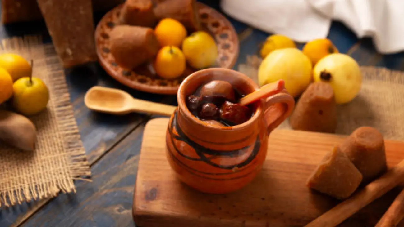 ISSSTE comparte receta de ponche saludable para esta Navidad: aprende cómo prepararlo