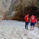 Indagan muerte de turista en la playa El Paredón