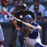 Kyle Schwarber regresa a los Phillies con un contrato de $150 millones por 5 años, según fuente de AP.