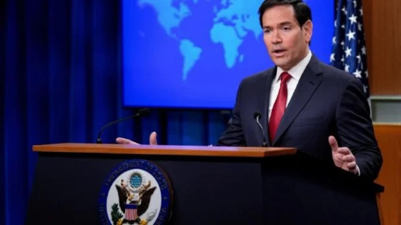 La Unión Europea amenaza con represalias por el veto de Estados Unidos a activistas