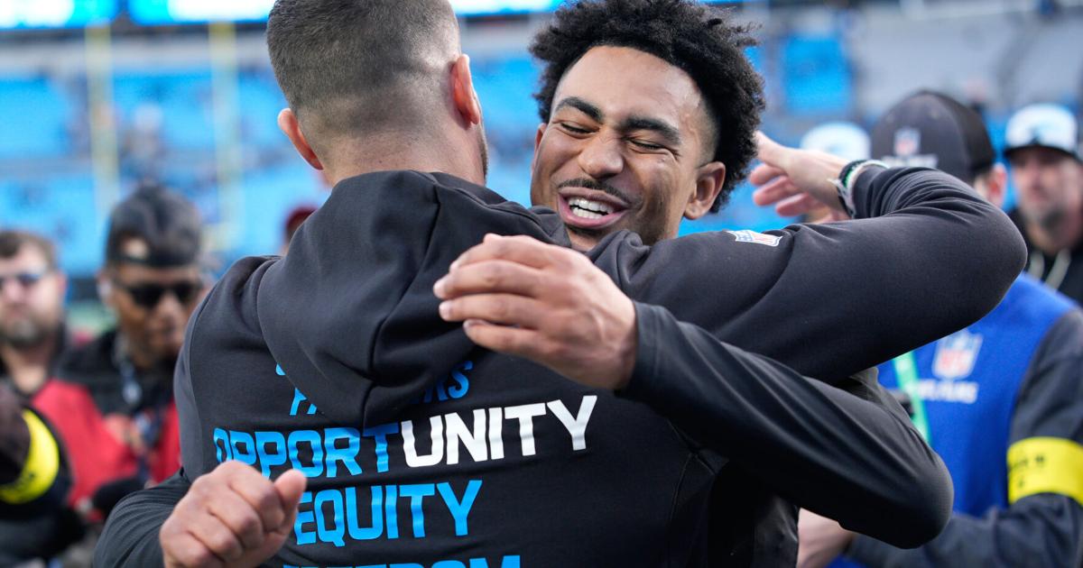 Los Panthers se colocan en primer lugar en la NFC Sur con una victoria de 23-20 sobre los Buccaneers.