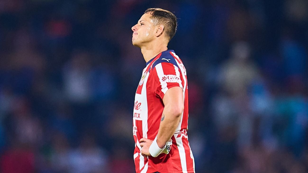 Luis García defiende a Raúl Jiménez: "Nadie falla un penal si no lo tira"