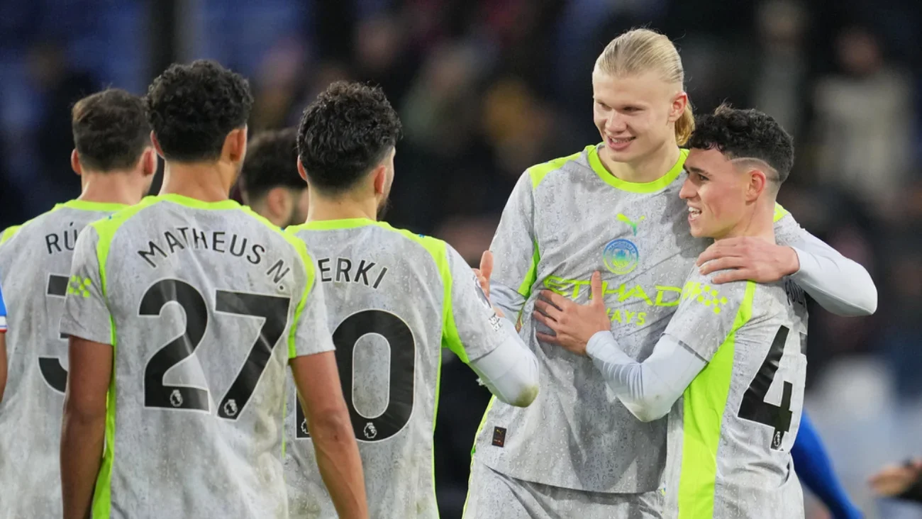 Man City y Aston Villa triunfan y se mantienen cerca del líder de la Liga Premier, Arsenal