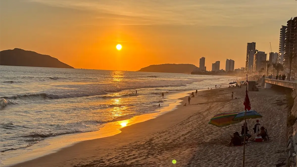 Mazatlán finaliza el año con 10 playas certificadas para nadar