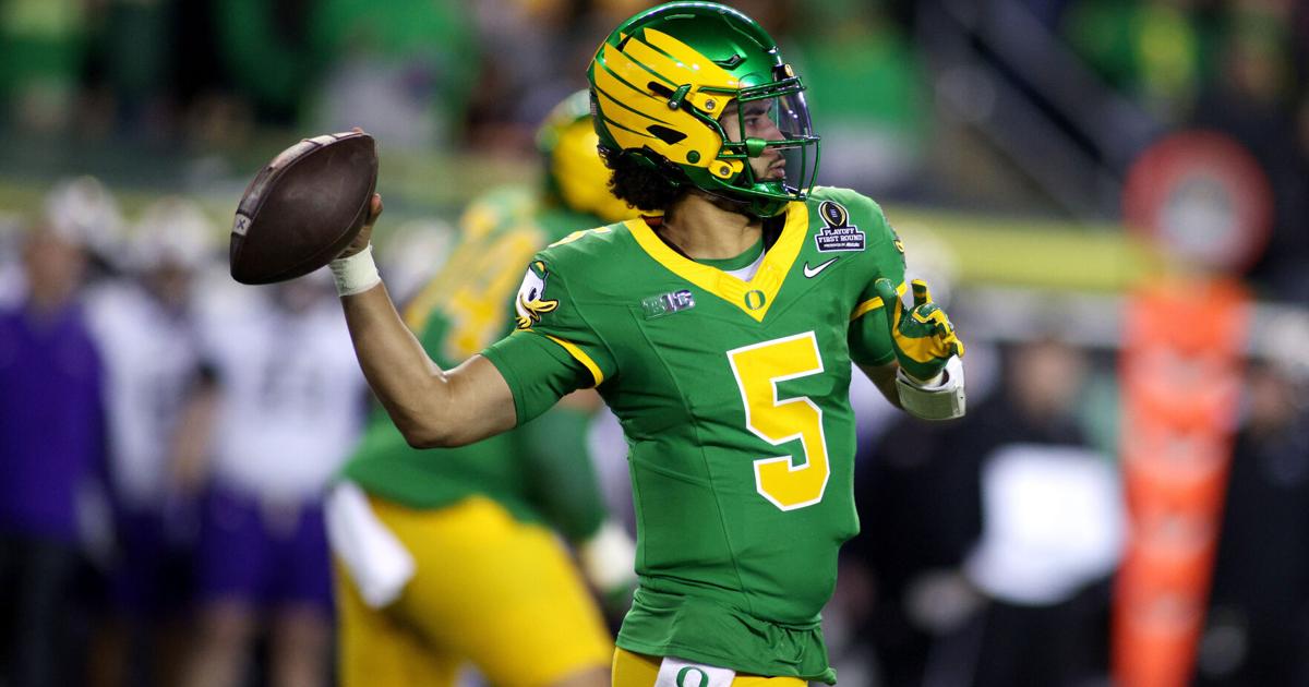 Oregon derrota a James Madison 51-34 en el partido inaugural de los playoffs de fútbol americano universitario