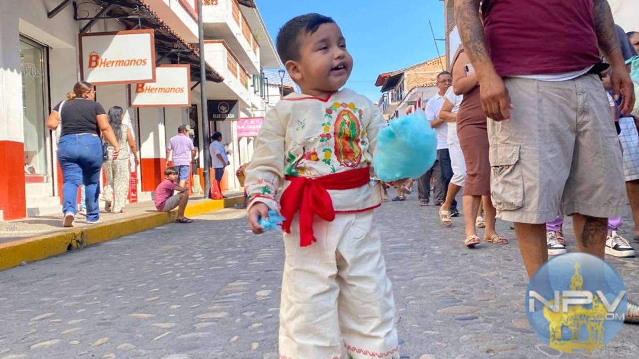 Peregrinación llena de fe de los Afortunados inunda las calles de Puerto Vallarta