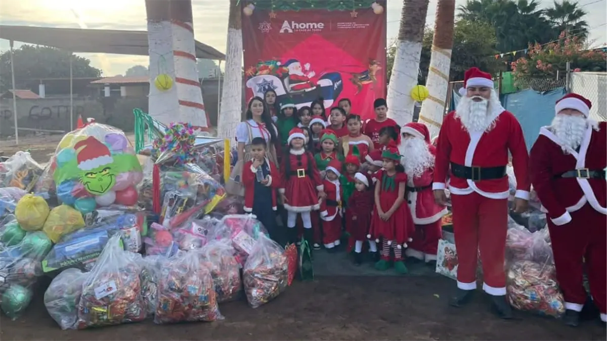 Policías de Ahome sorprenden a niños de comunidades rurales con regalos y calzado en el Policlaus 2025