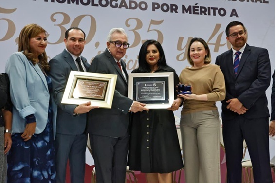 Rocha Moya asegura a empleados públicos una jubilación sin complicaciones