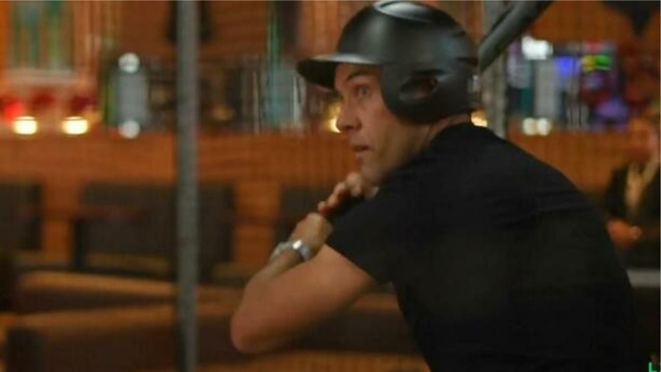 Ruso Zamogilny demuestra lo sencillo que es el béisbol en las jaulas de bateo en México