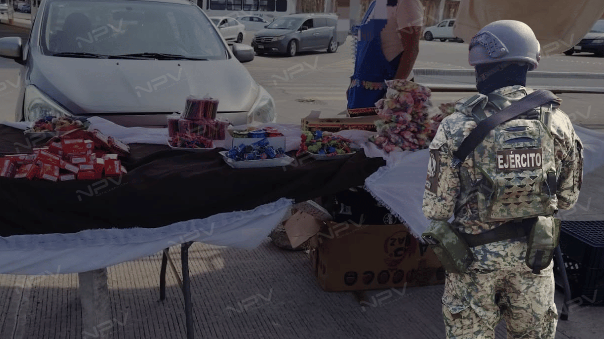 Soldados se unen en la supervisión de fuegos artificiales en Bahía de Banderas