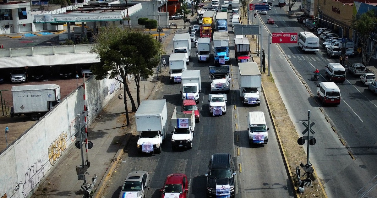 Tráfico interrumpido en autopista México-Puebla por accidente en CDMX y Edomex