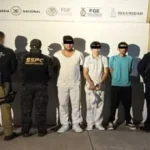 Tres hombres detenidos en Culiacán con vestimenta de estudiantes de enfermería: ¡Impactantes fotos!