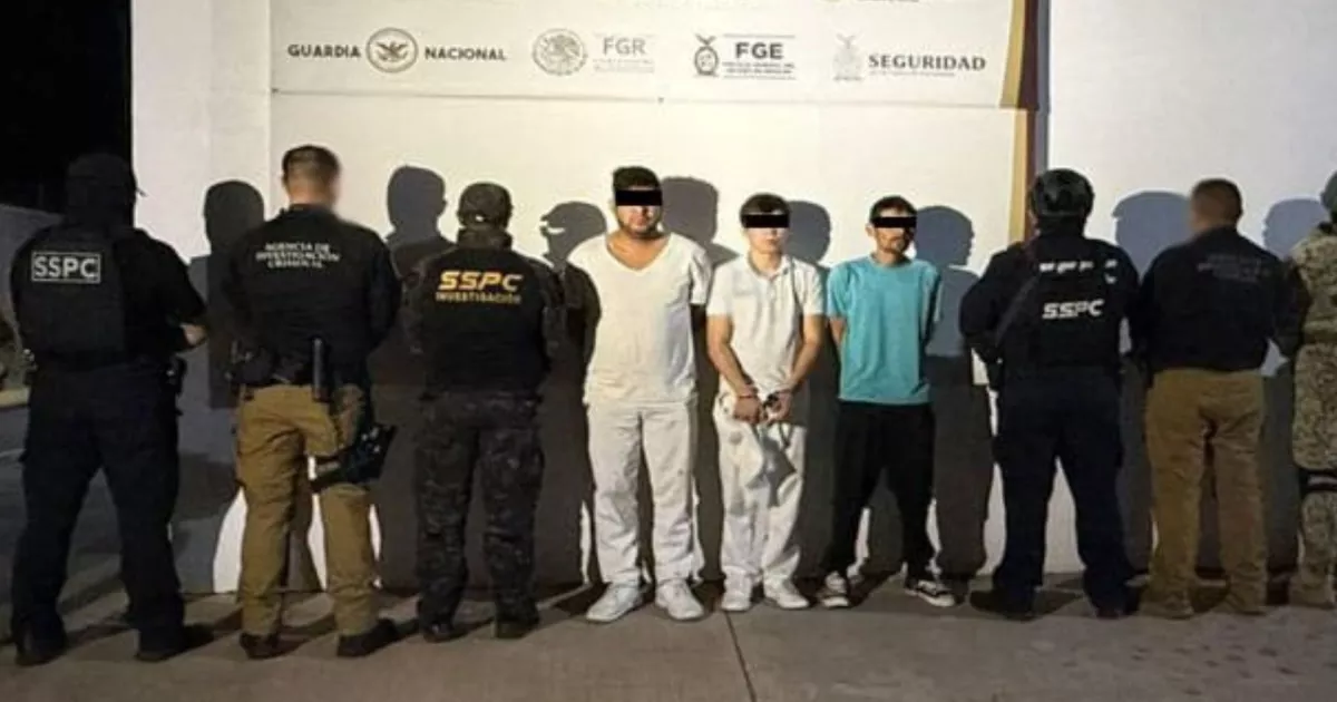 Tres hombres detenidos en Culiacán con vestimenta de estudiantes de enfermería: ¡Impactantes fotos!