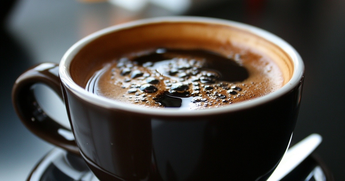 ¿Cuántas tazas de café negro se pueden tomar al día sin preocupaciones?