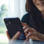 A partir del viernes, los usuarios de celular en México deberán vincular sus teléfonos a una identificación oficial