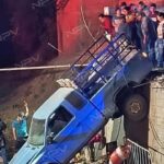 Accidente: Vehículo cae en canal de Mascota