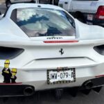 Detenida empleada de Jalisco por entregar placas a Ferrari robado en Estados Unidos.