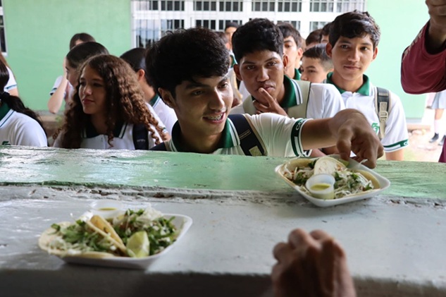El Gobierno de Sinaloa impulsa la asistencia escolar con la entrega de 30 mil desayunos a estudiantes