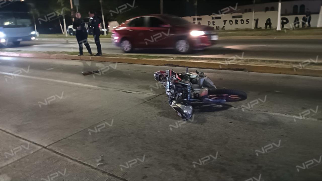 Joven causa grave accidente frente a la Base Naval