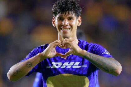 Pumas se aferran con fuerza para vencer a Tigres