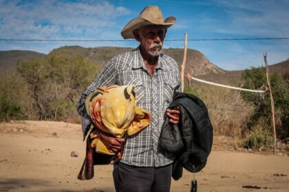 SEBIDES continúa brindando ayuda invernal a comunidades serranas de El Fuerte