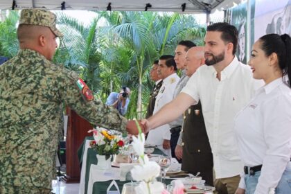 Celebra Luis Munguía el 113 Aniversario del Ejército junto a las fuerzas armadas