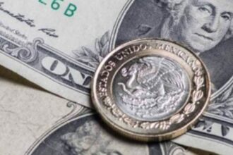 El peso se deprecia por temores a una guerra prolongada en el Medio Oriente