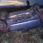 Encuentran auto volcado y desatendido en Magdalena