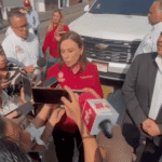 Gobernador de Veracruz culpa a embarcación privada por derrame de petróleo en la costa del Golfo de 200 kilómetros