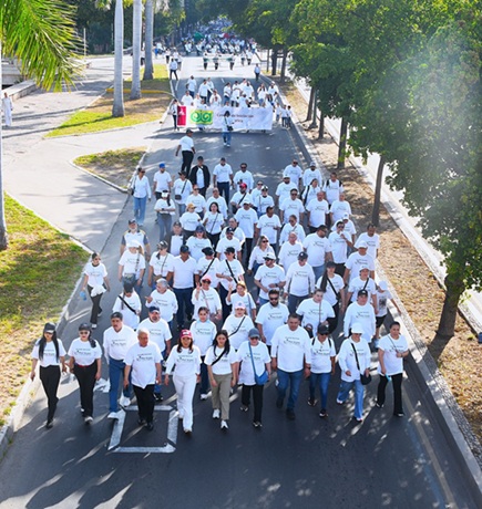 Marcha de más de 3 mil estudiantes en Sinaloa en búsqueda de paz y contra las adicciones