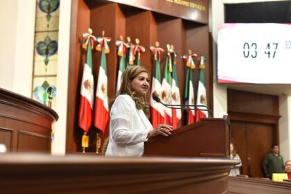 Tere Guerra llama a derribar barreras después de clausura del Parlamento de Mujeres 2026