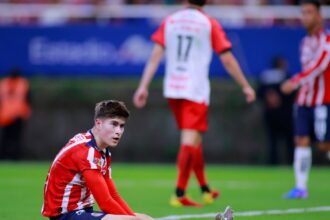 Chivas empata con Tijuana y pierde el primer lugar en el último partido de la temporada regular.