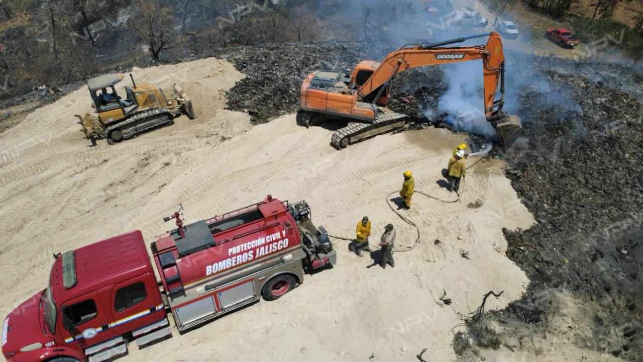 Controlan incendio en vertedero de Cabo Corrientes tras ardua lucha de 60 horas