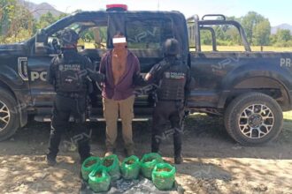 Detienen a individuo con drogas al intentar escapar de la policía en Mascota