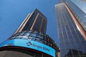 FMI eleva pronóstico de crecimiento de México ligeramente, a la vez que reduce expectativas globales