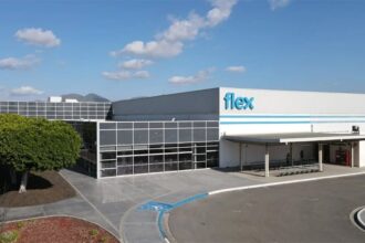 Flex apuesta mil millones de dólares en la fabricación de inteligencia artificial en México.