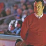 La Universidad de San Miguel sorprende con la contratación del ex entrenador de baloncesto de los Lobos, Weir, como nuevo presidente