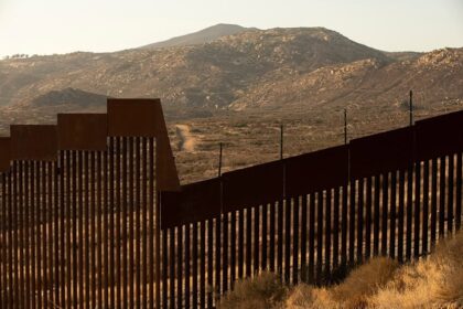 La construcción del muro fronterizo de EE. UU. daña el sagrado Cerro Cuchumá en la frontera México-EE. UU.