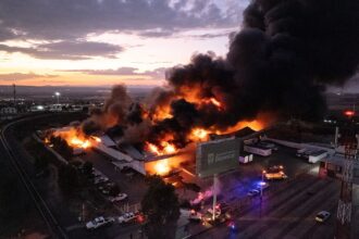 Productores de frijol en protesta son culpados por incendio que destruyó el abasto de alimentos en Zacatecas