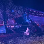 Trágico accidente en Yebavito, Navolato: autobús de jornaleros y auto colisionan, dejando dos fallecidos y varios heridos