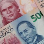 El peso cae por debajo de 17 por dólar mientras el 'súper peso' regresa