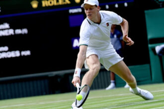 Jannik Sinner confirma su baja para el US Open por lesión de rodilla