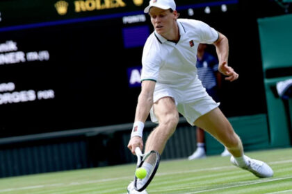 Jannik Sinner confirma su baja para el US Open por lesión de rodilla