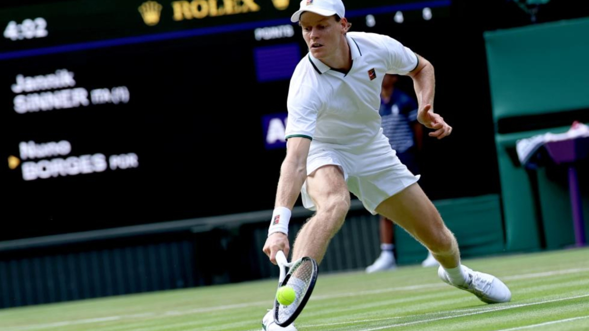 Jannik Sinner confirma su baja para el US Open por lesión de rodilla