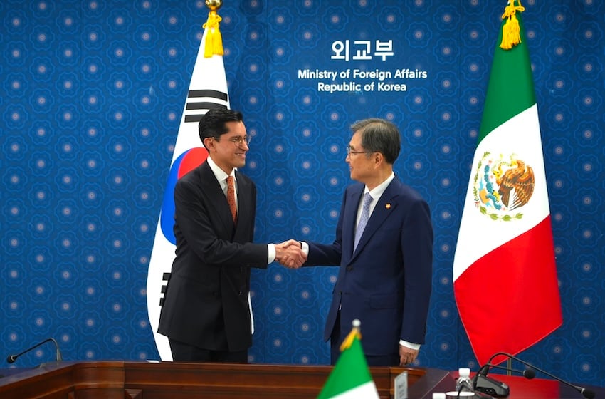 Ministro de Relaciones Exteriores Velasco impulsa cultura, comercio y educación durante ocupada visita de 2 días a Corea del Sur