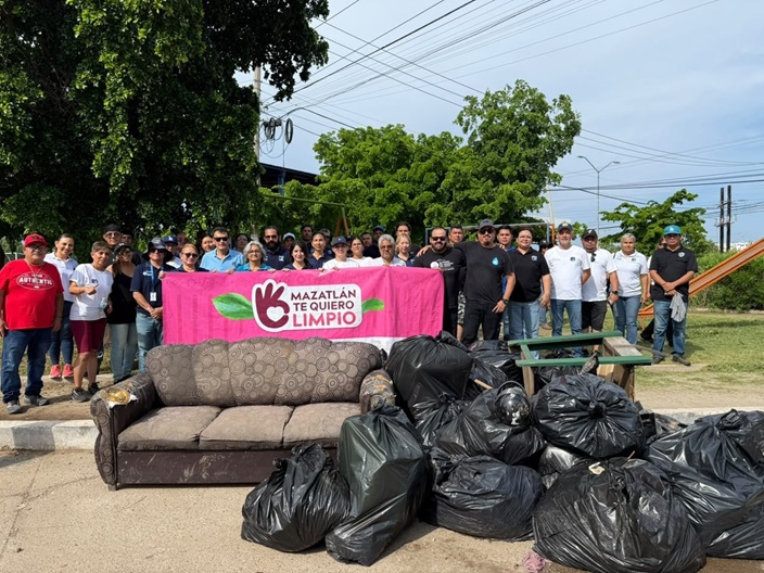Recogen 600 sacos de basura en la limpieza de Mazatlán