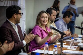 Yeraldine Bonilla informa sobre progreso en vivienda y seguridad legal en Sinaloa